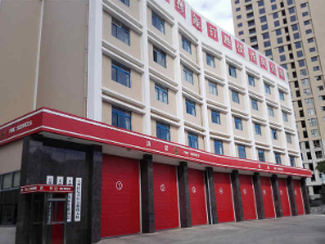消防队车库门